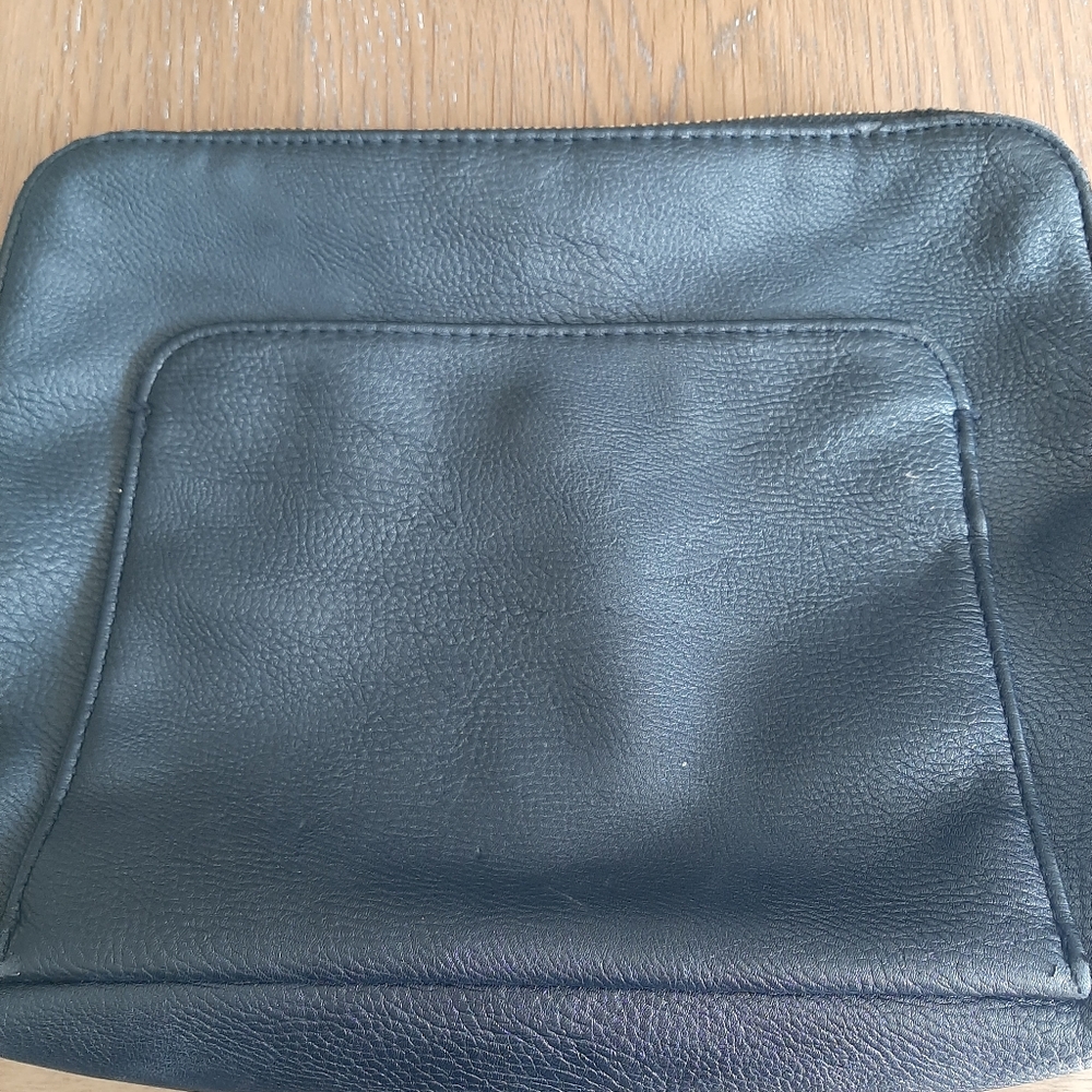 Universal Thread Black Adjustable Crossbody Purse - image 7